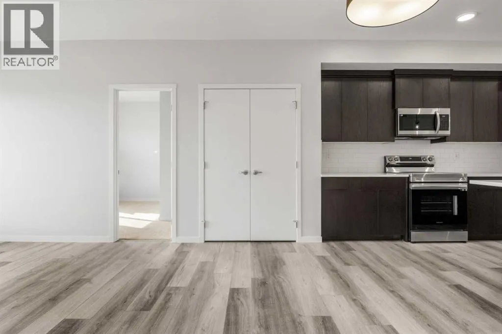 1209, 220 Seton Grove SE