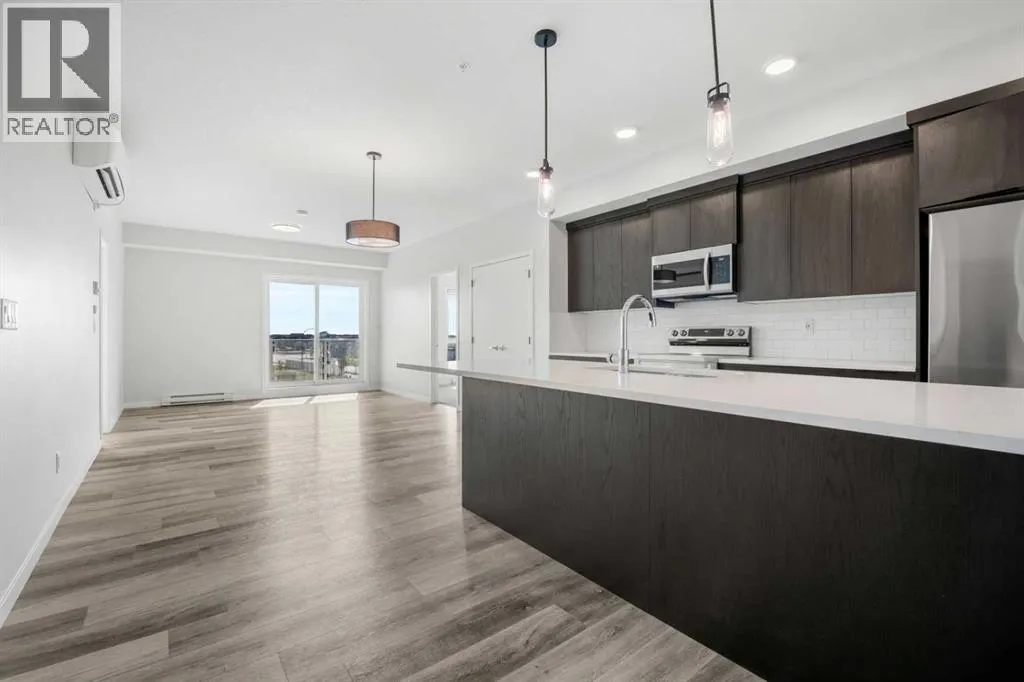 1209, 220 Seton Grove SE