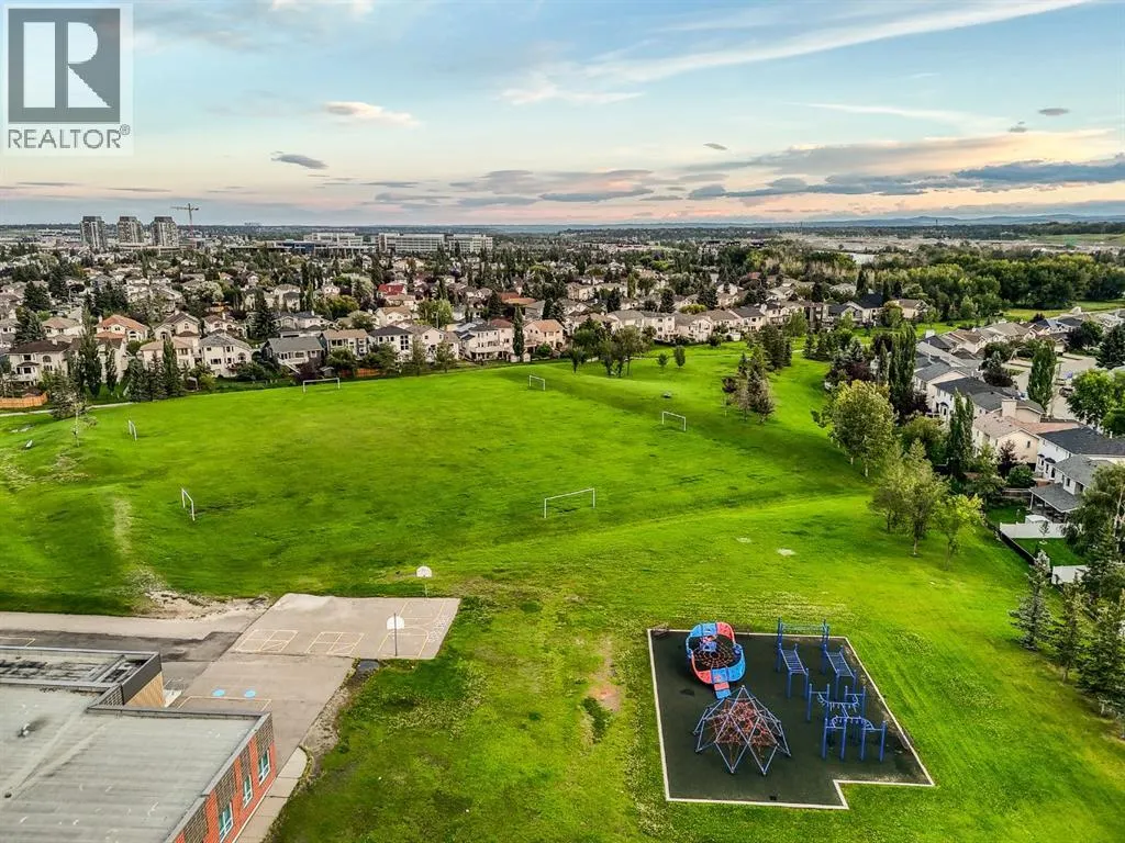 84 Rivervalley Drive SE