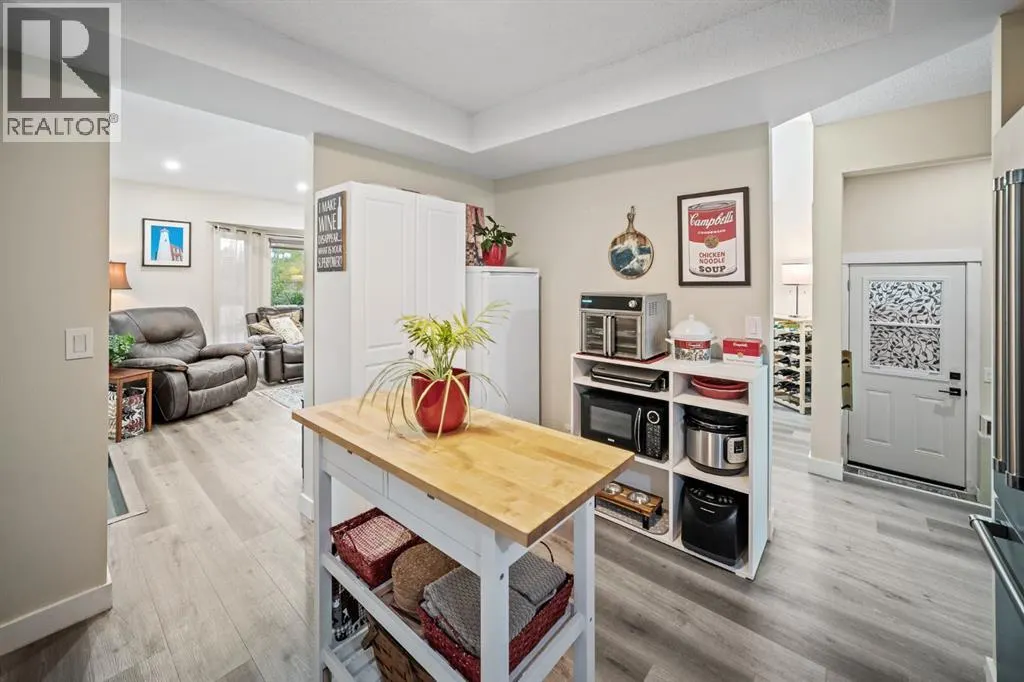 84 Rivervalley Drive SE