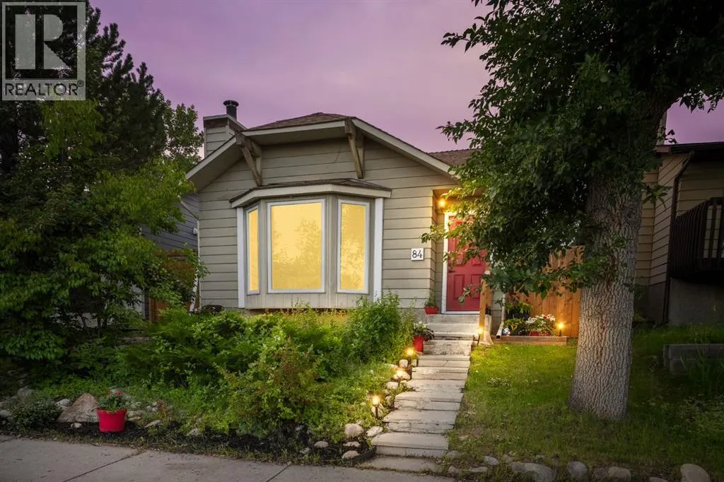 84 Rivervalley Drive SE