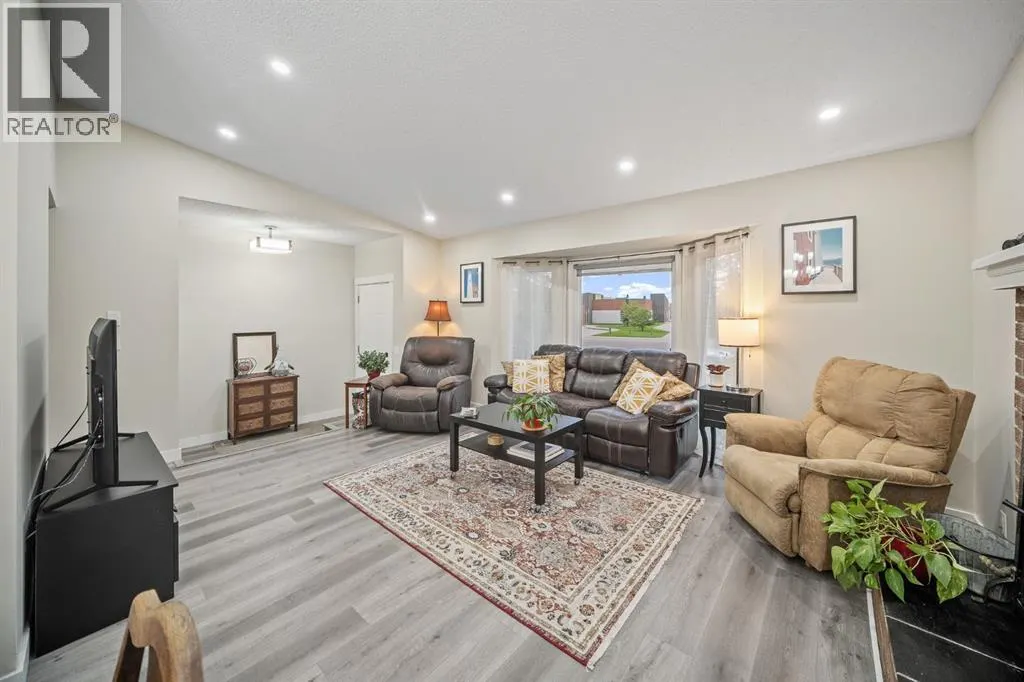 84 Rivervalley Drive SE