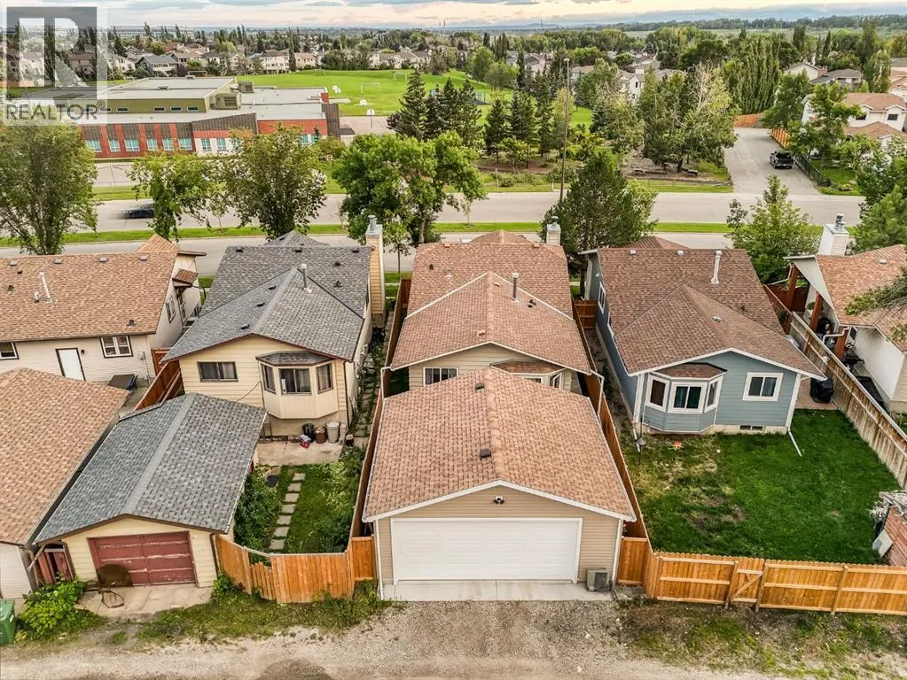 84 Rivervalley Drive SE