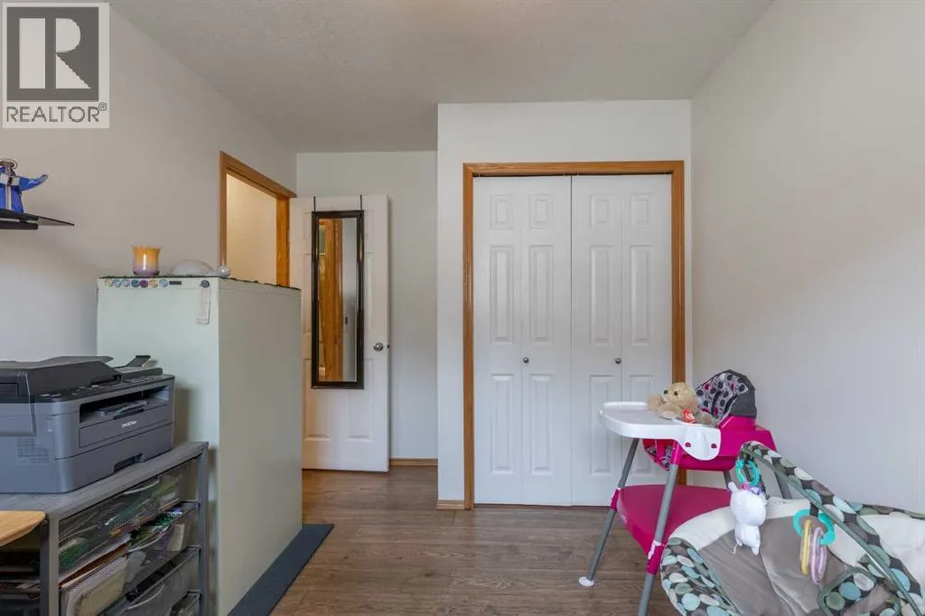 389 Kodiak Boulevard N