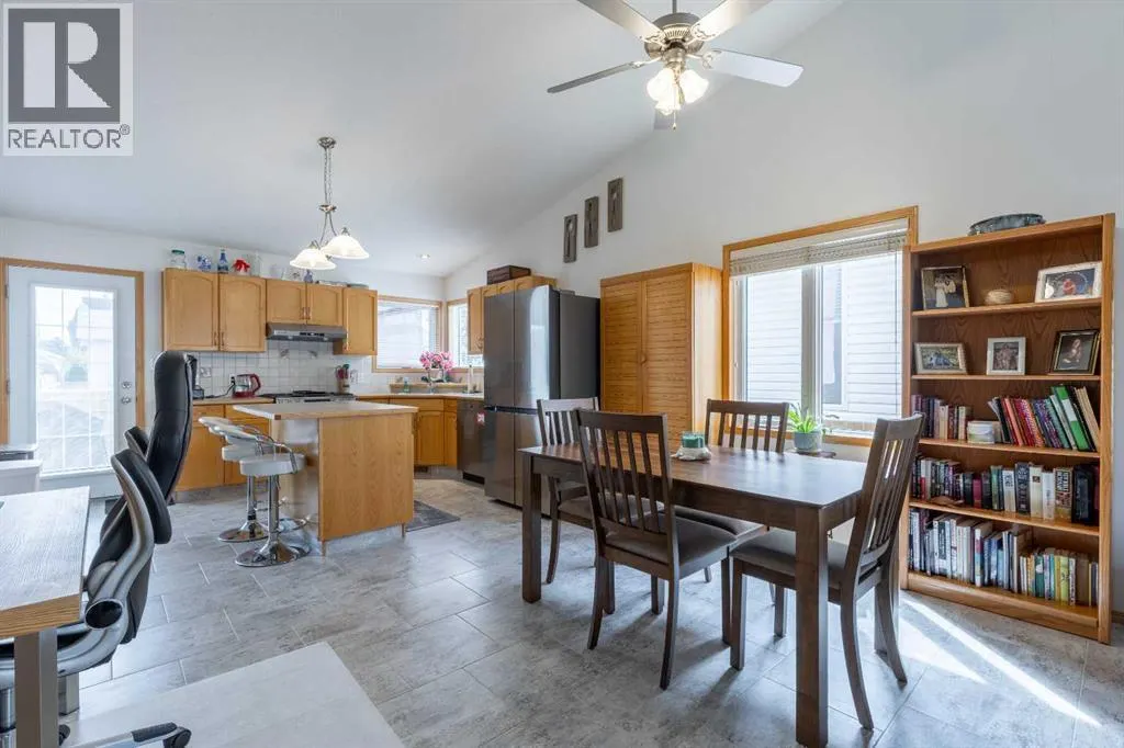 389 Kodiak Boulevard N