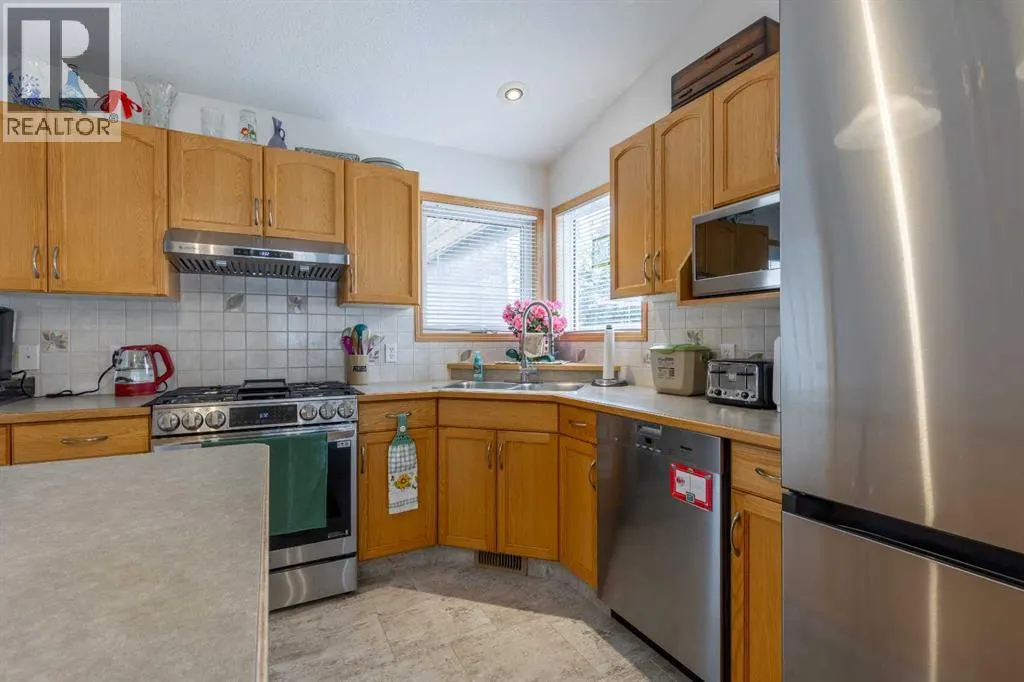 389 Kodiak Boulevard N