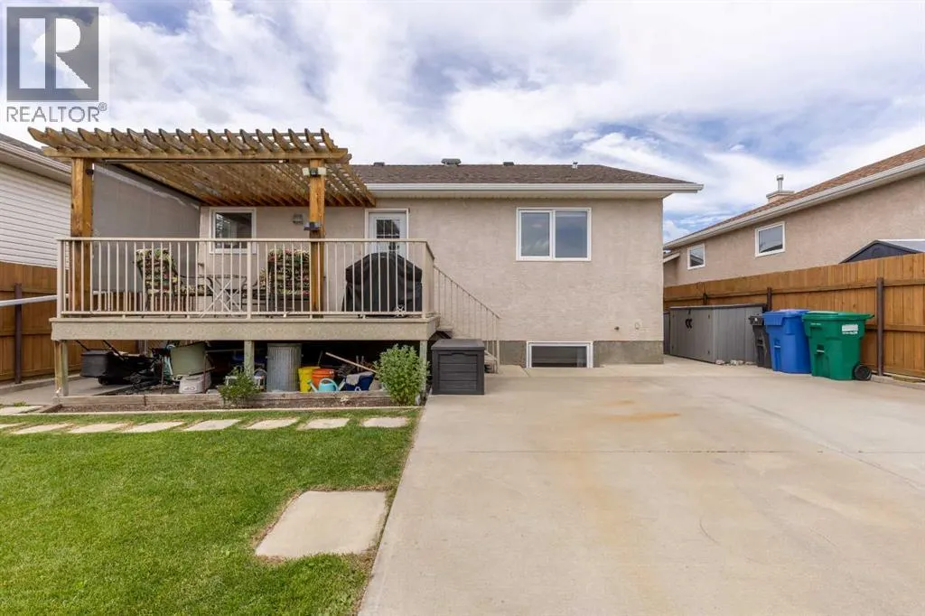 389 Kodiak Boulevard N
