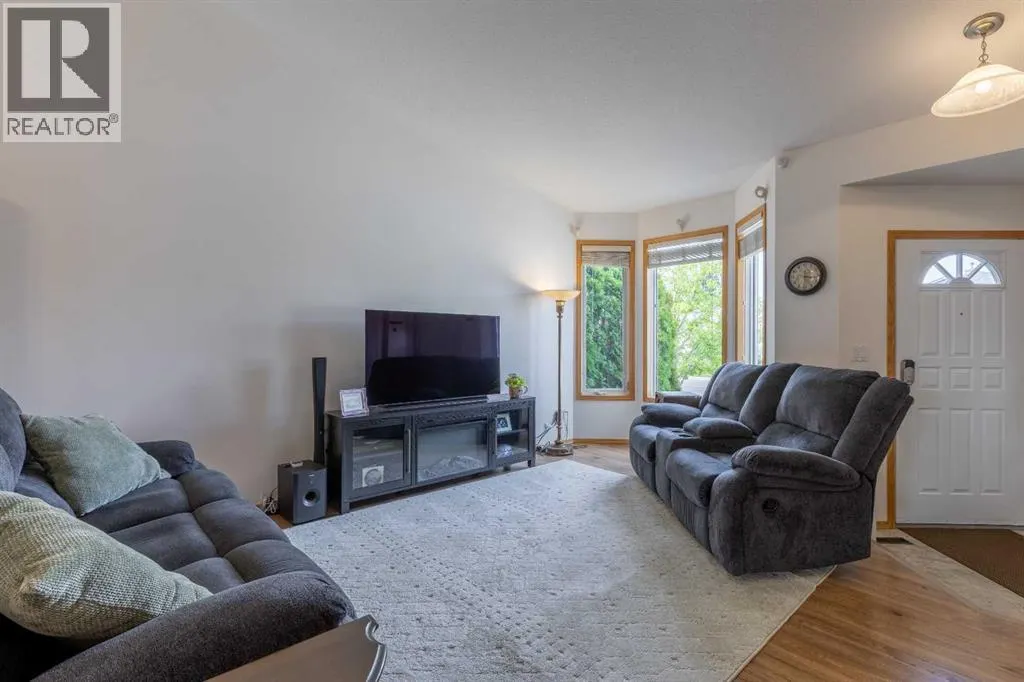 389 Kodiak Boulevard N