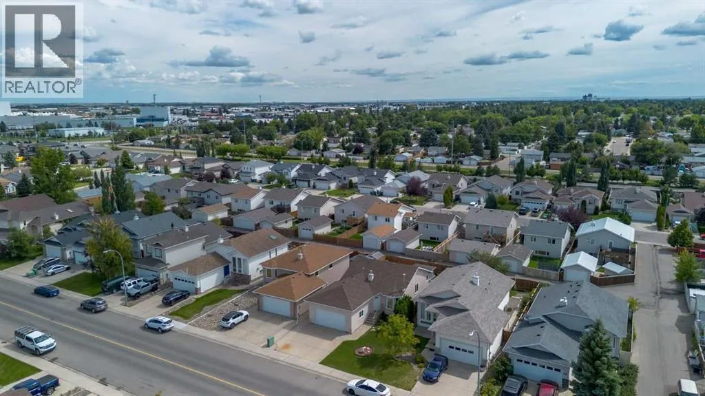 389 Kodiak Boulevard N