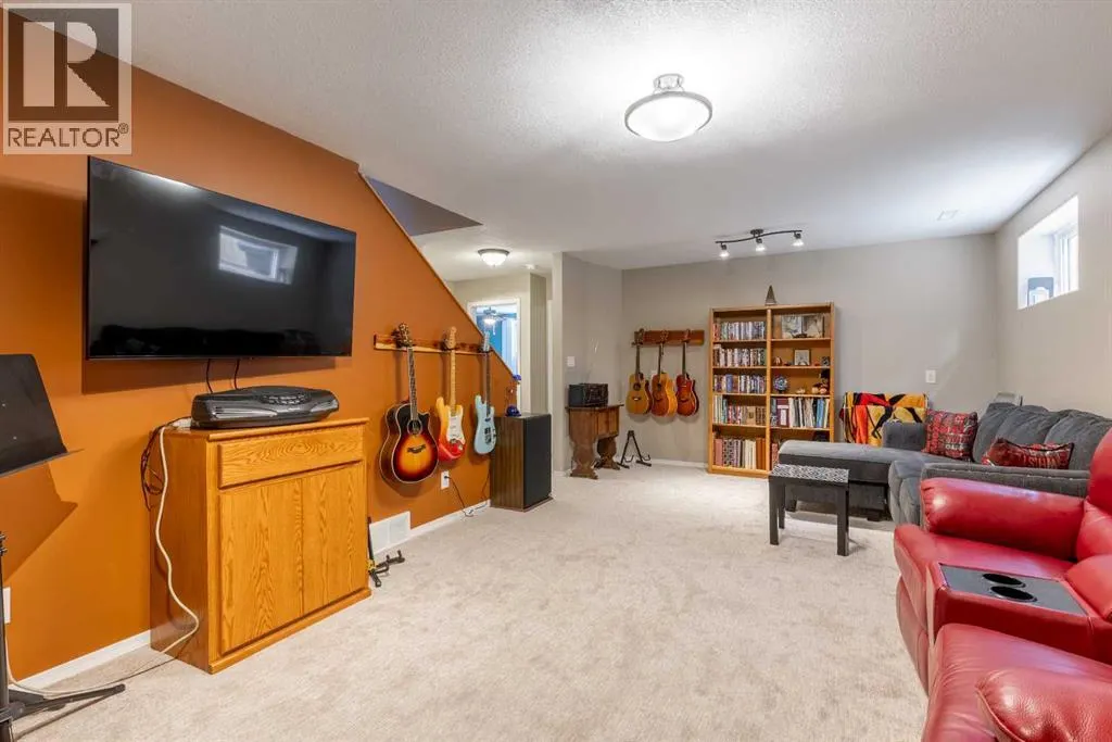 389 Kodiak Boulevard N