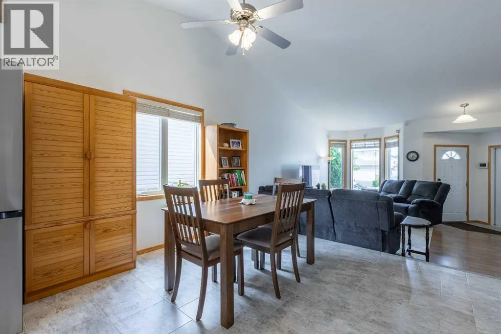 389 Kodiak Boulevard N