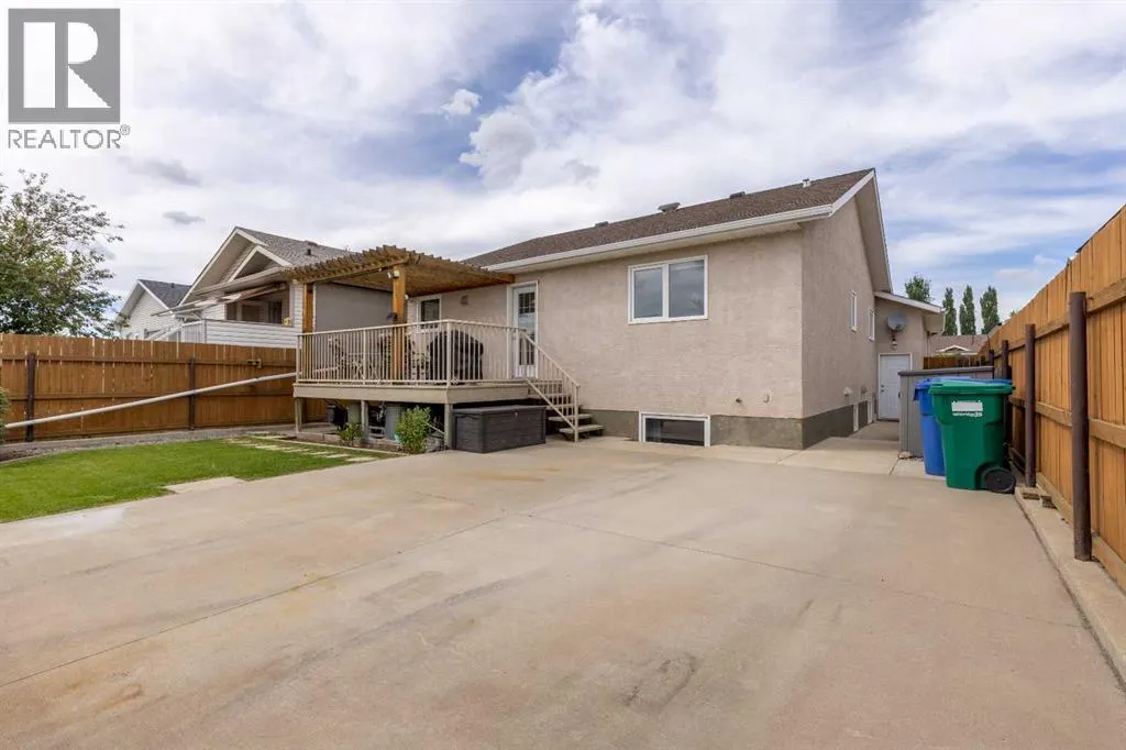 389 Kodiak Boulevard N