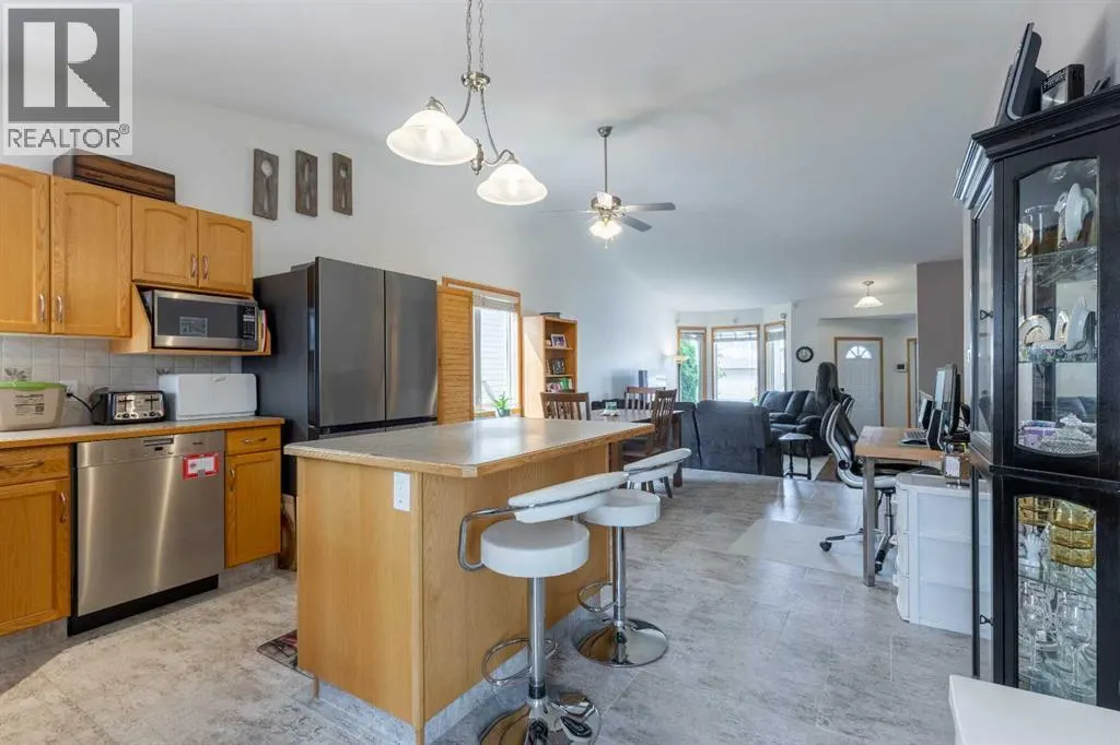 389 Kodiak Boulevard N