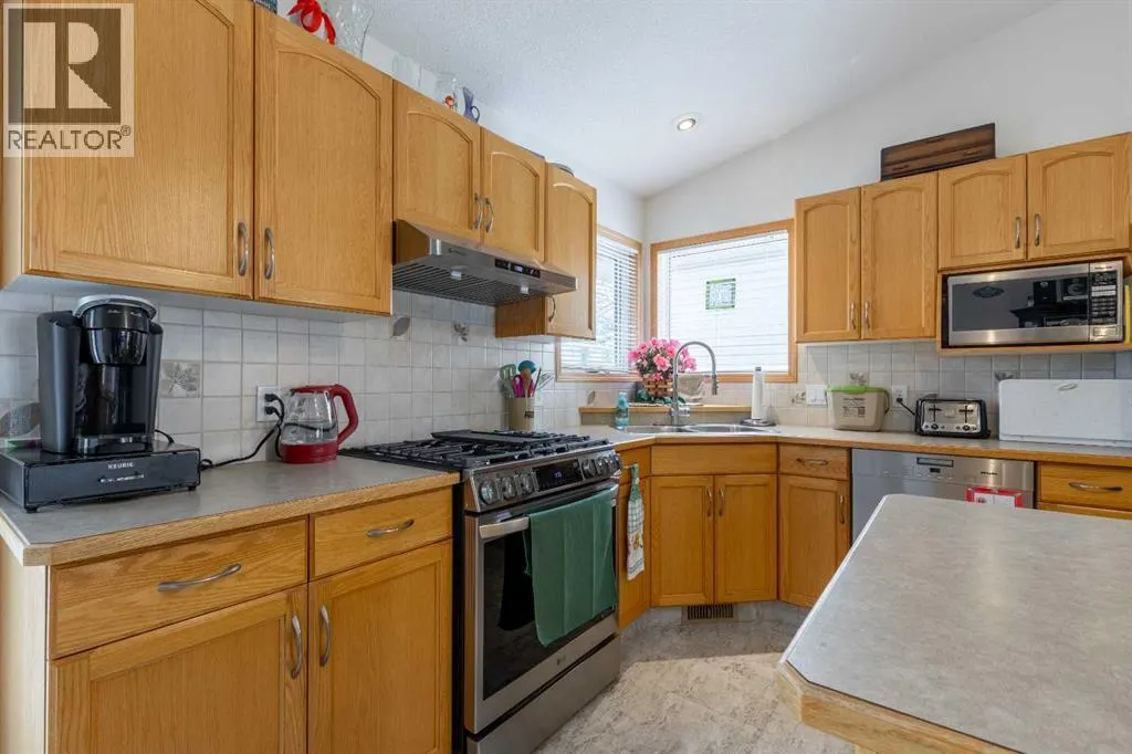 389 Kodiak Boulevard N