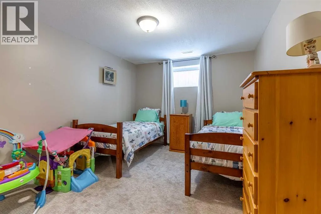 389 Kodiak Boulevard N