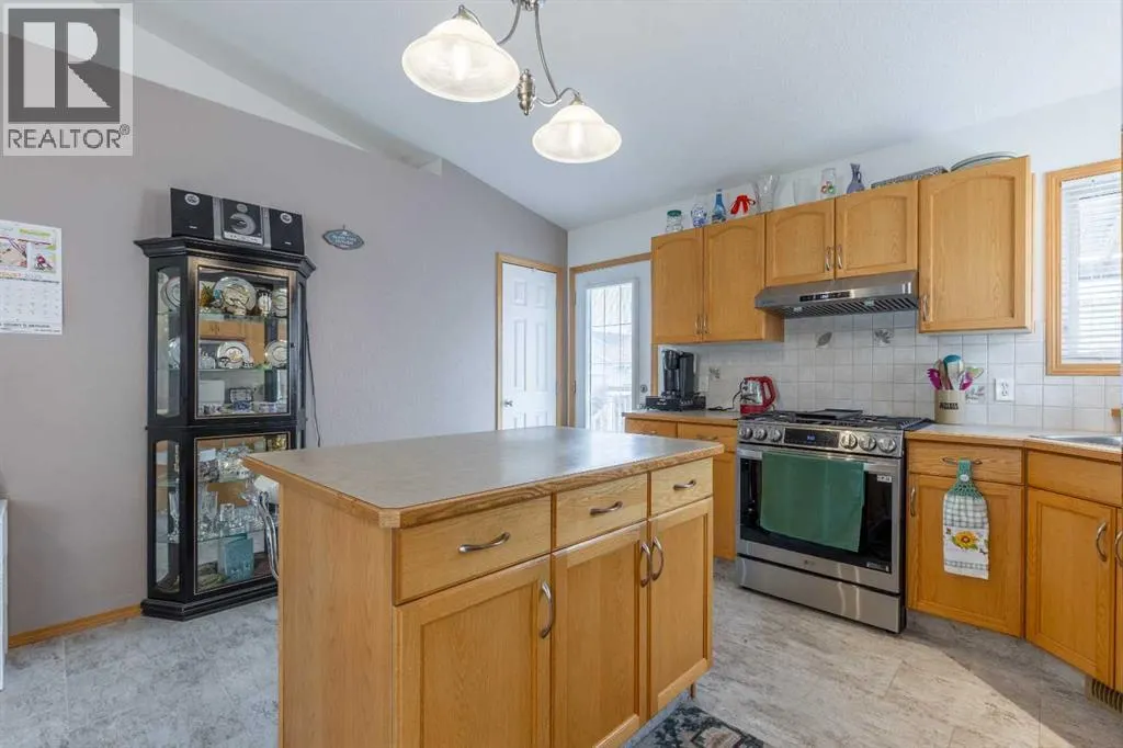 389 Kodiak Boulevard N