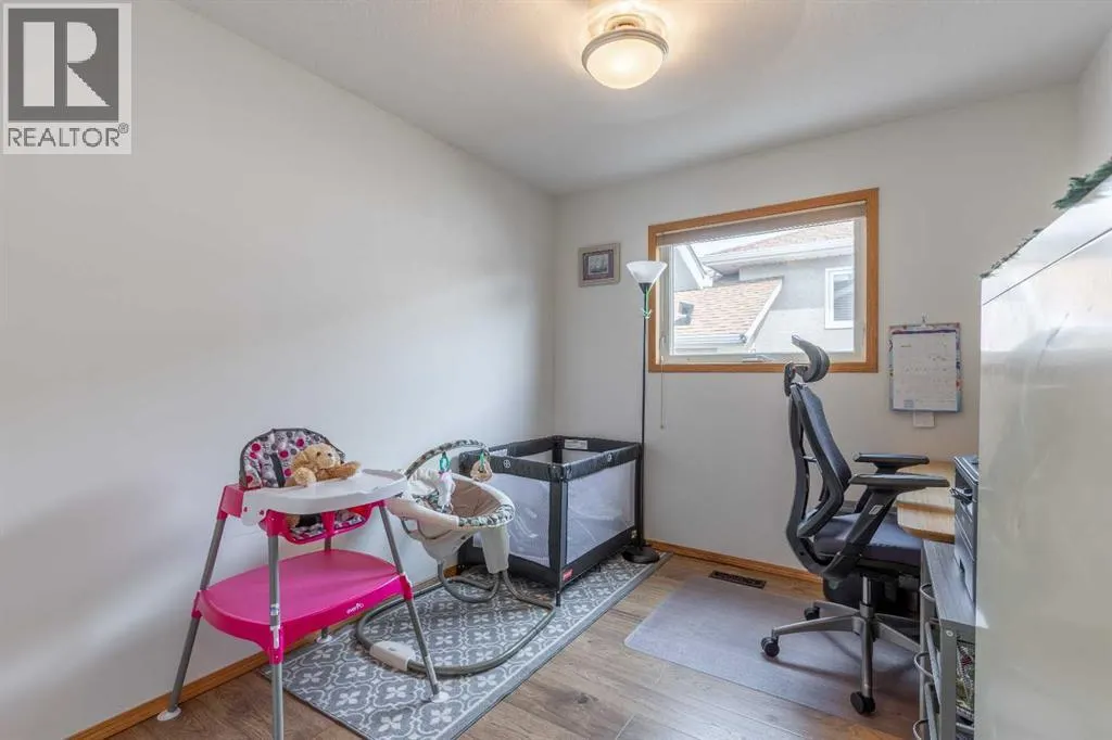389 Kodiak Boulevard N
