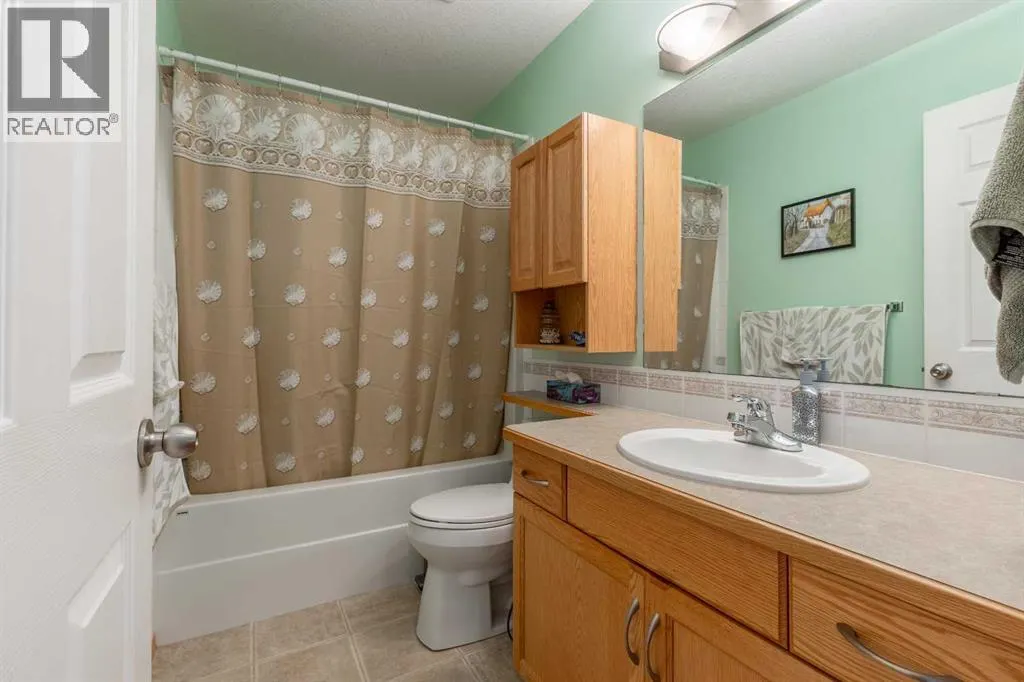 389 Kodiak Boulevard N
