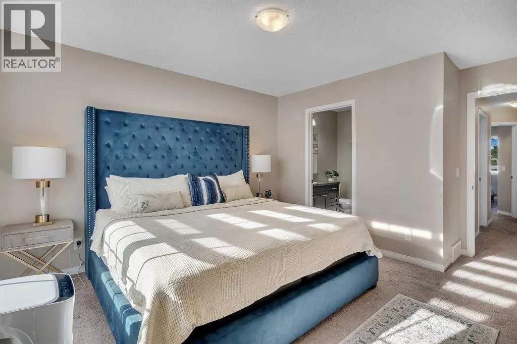 225 Elgin Meadows Park SE