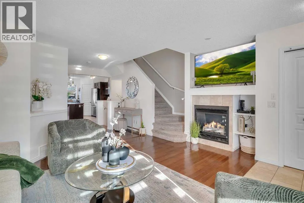 225 Elgin Meadows Park SE