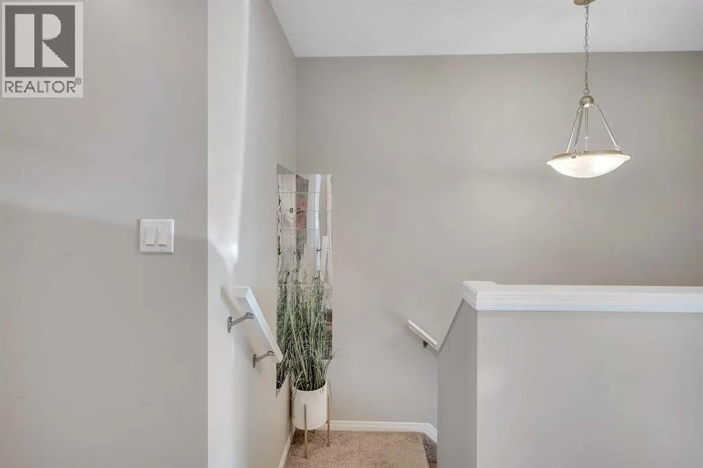 225 Elgin Meadows Park SE