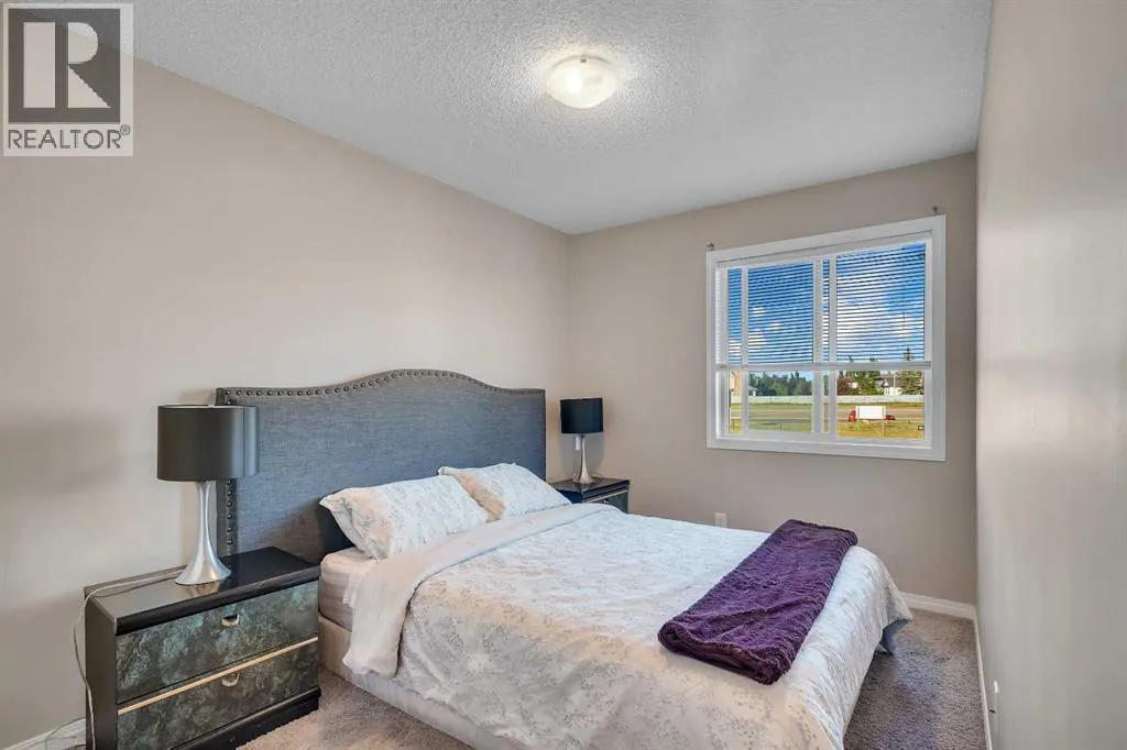 225 Elgin Meadows Park SE