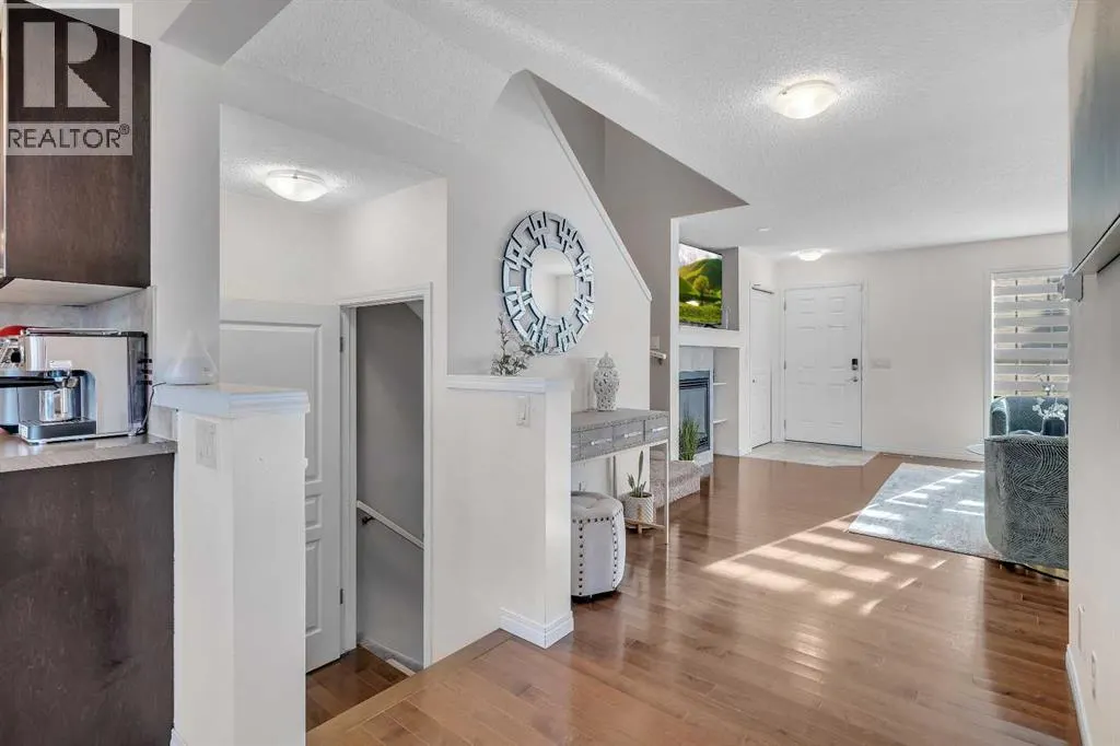 225 Elgin Meadows Park SE