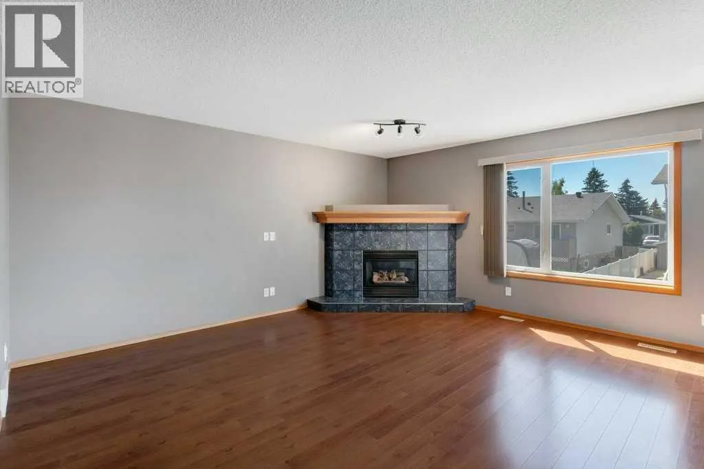 18 Big Springs Mews SE