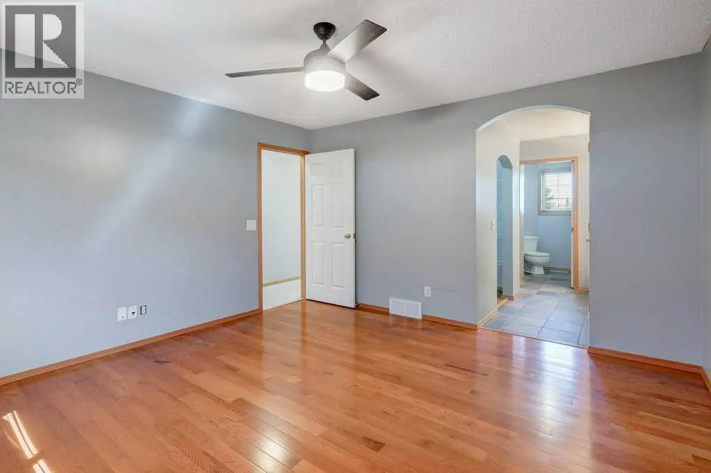 18 Big Springs Mews SE