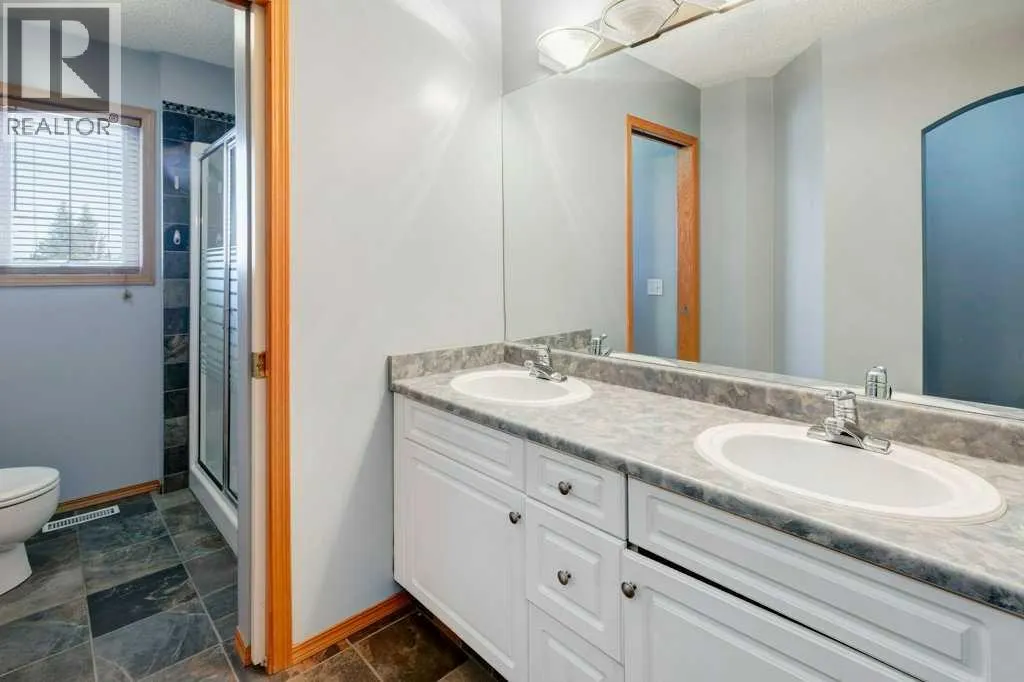 18 Big Springs Mews SE