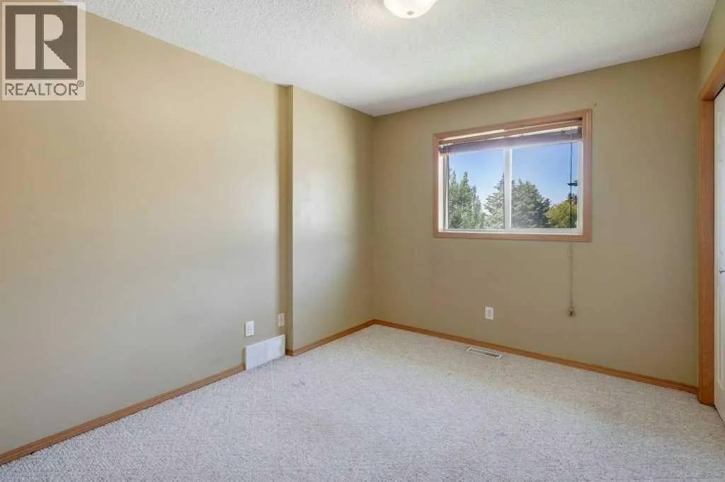 18 Big Springs Mews SE