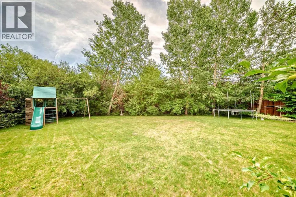 36 Varsity Estates Court NW