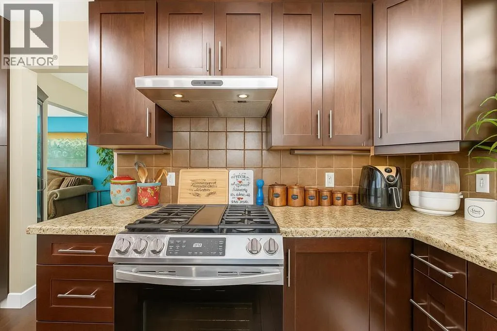 36 Varsity Estates Court NW