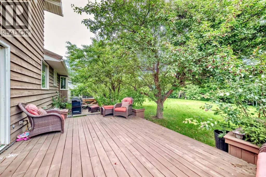 36 Varsity Estates Court NW