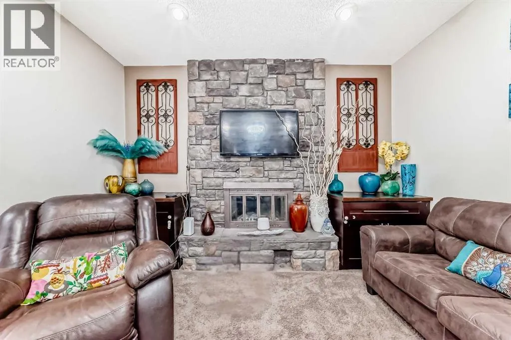 36 Varsity Estates Court NW
