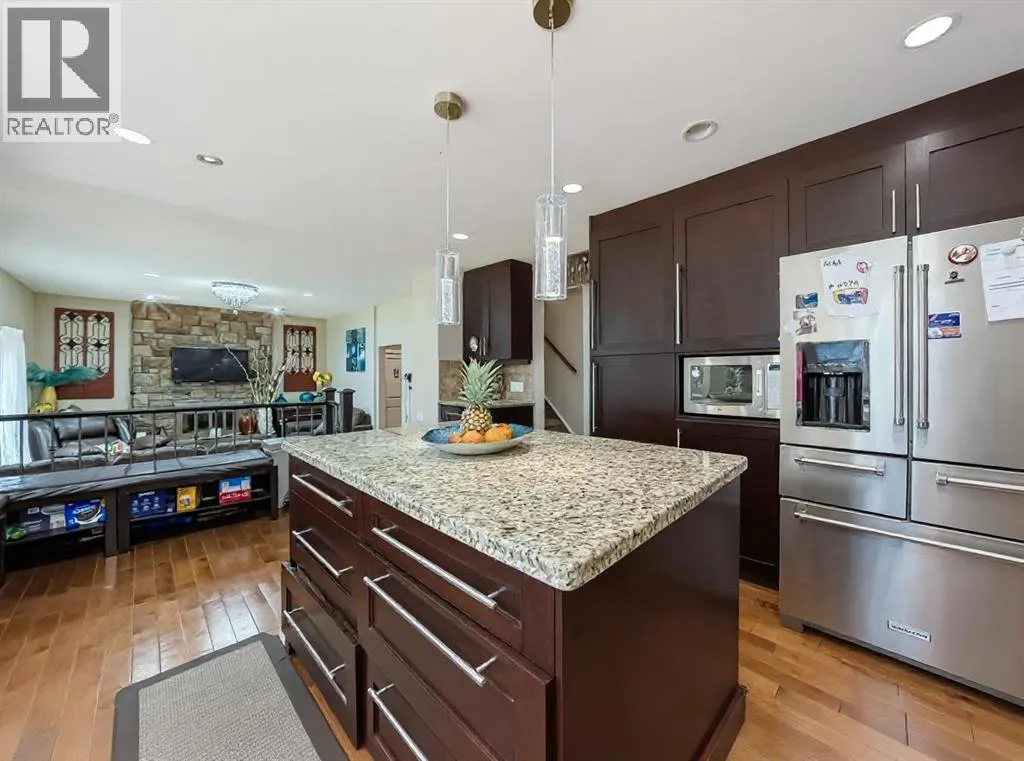 36 Varsity Estates Court NW