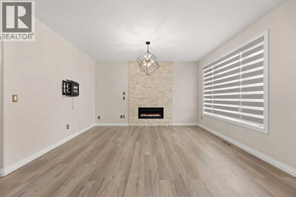 165 Canals Circle SW