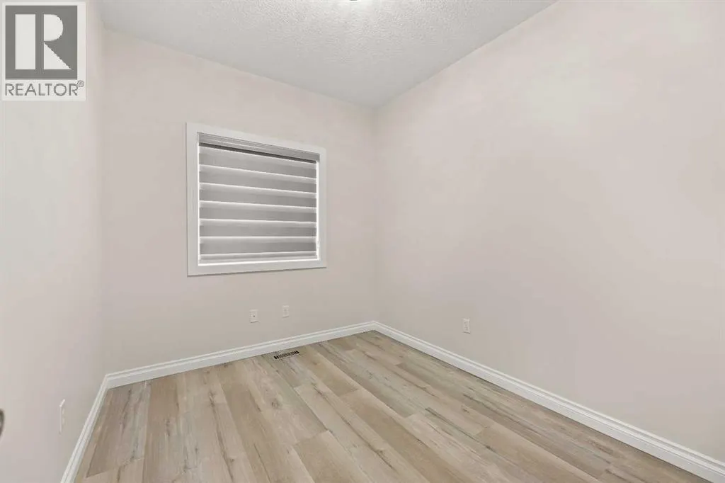 165 Canals Circle SW