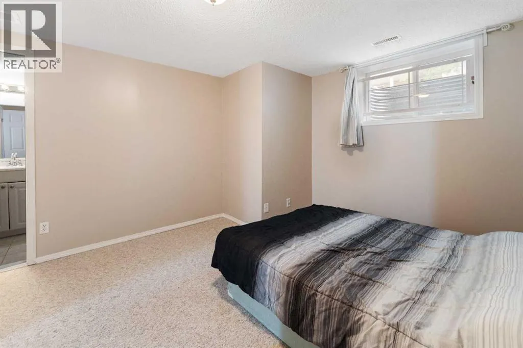 152 Royal Oak Gardens NW