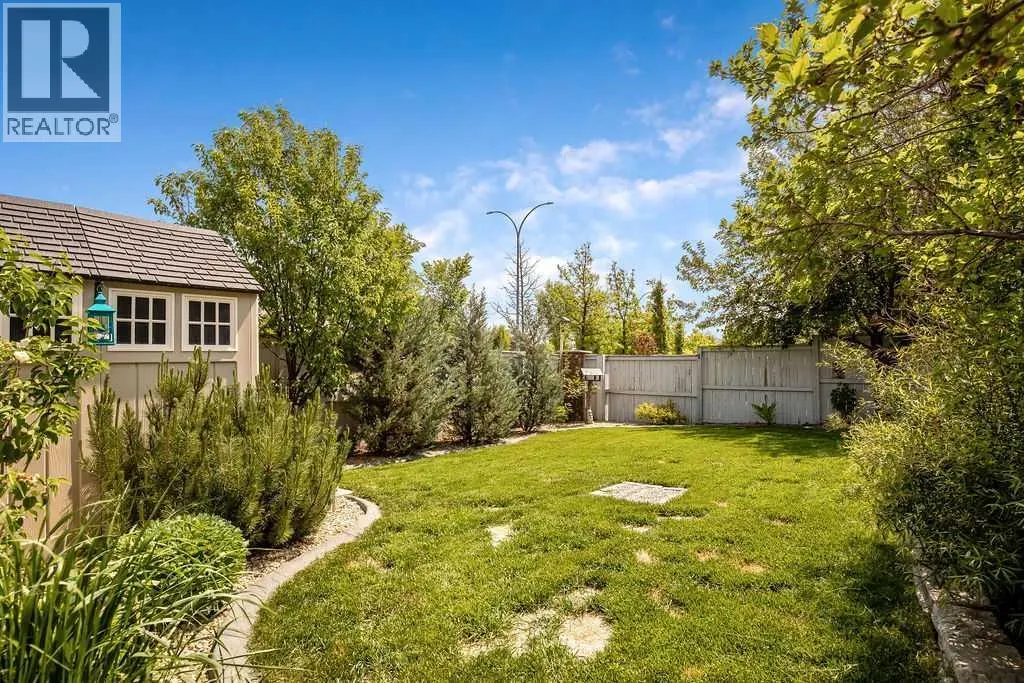 97 Drake Landing Crescent