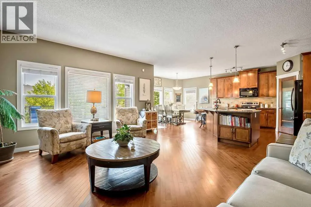 97 Drake Landing Crescent