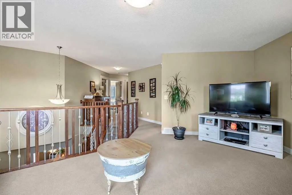 97 Drake Landing Crescent