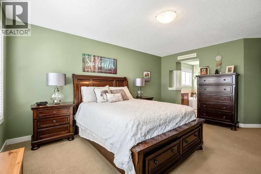 97 Drake Landing Crescent