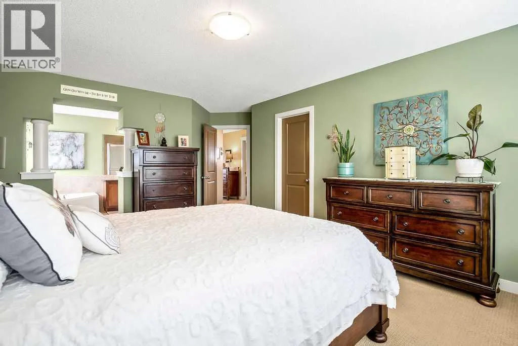 97 Drake Landing Crescent