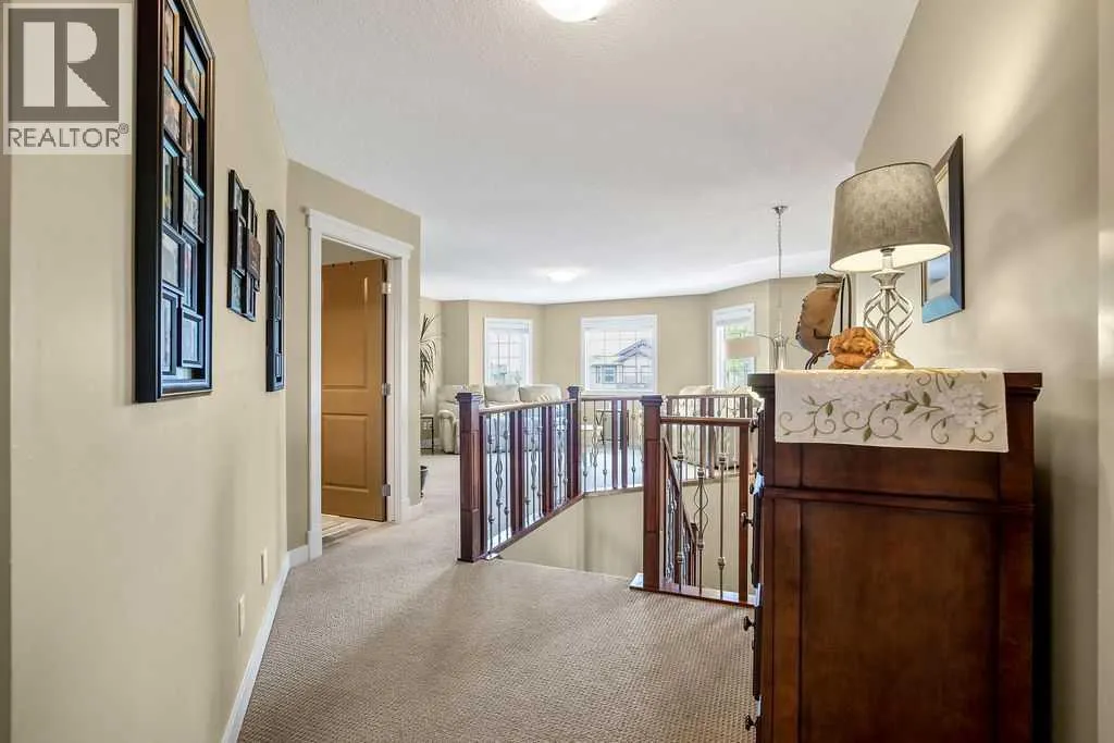 97 Drake Landing Crescent