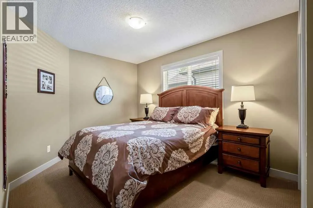 97 Drake Landing Crescent