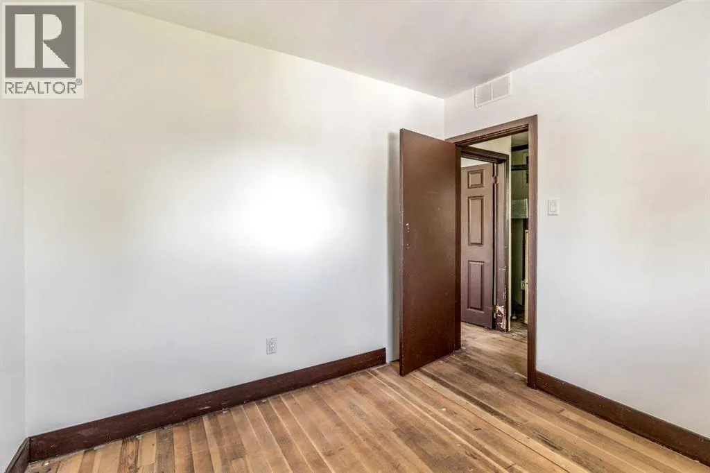 433 3 Street