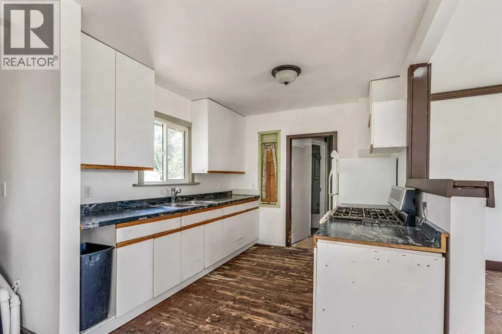 433 3 Street