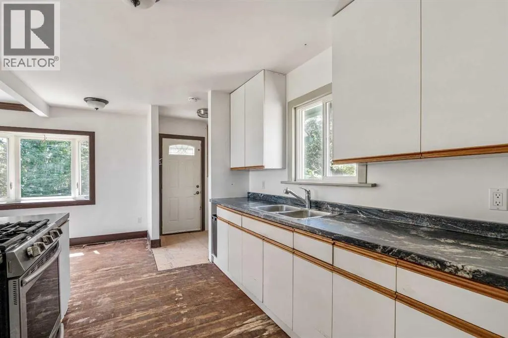 433 3 Street