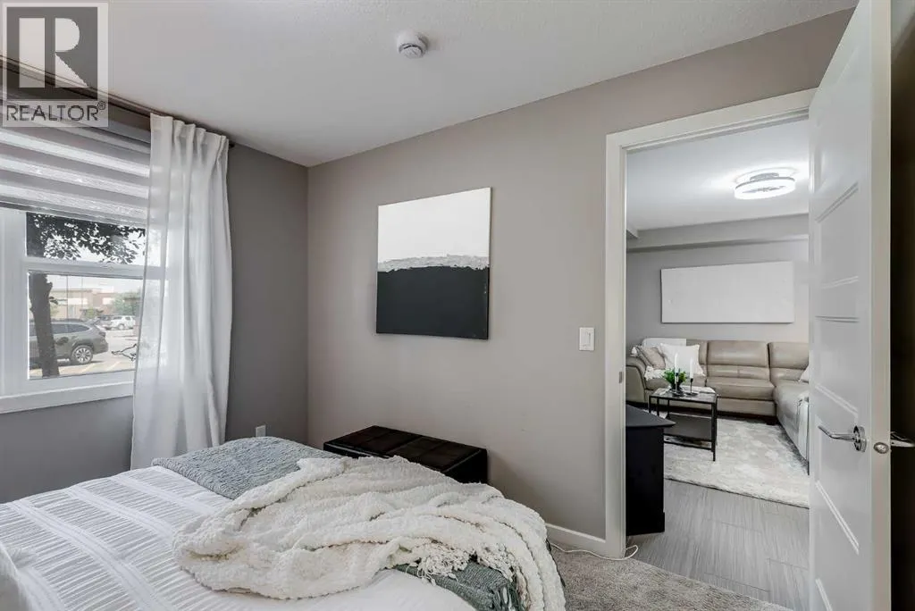 1111, 10 Market Boulevard SE